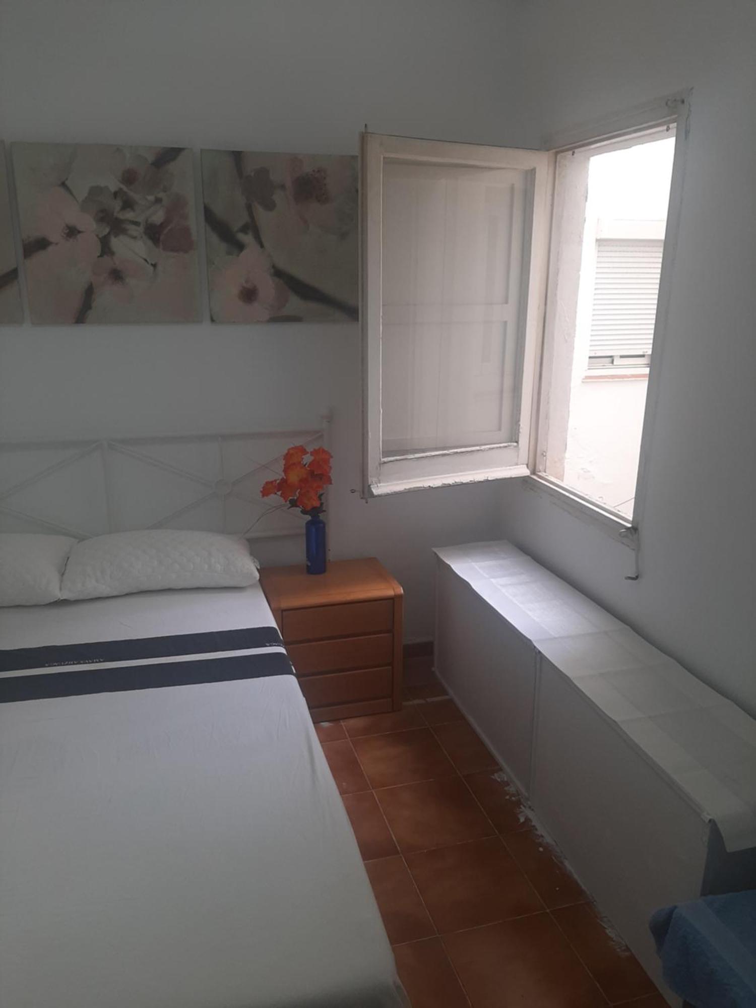 Alquiler Habitacion- Descanso Sabadell - Bano Compartido Esterno foto