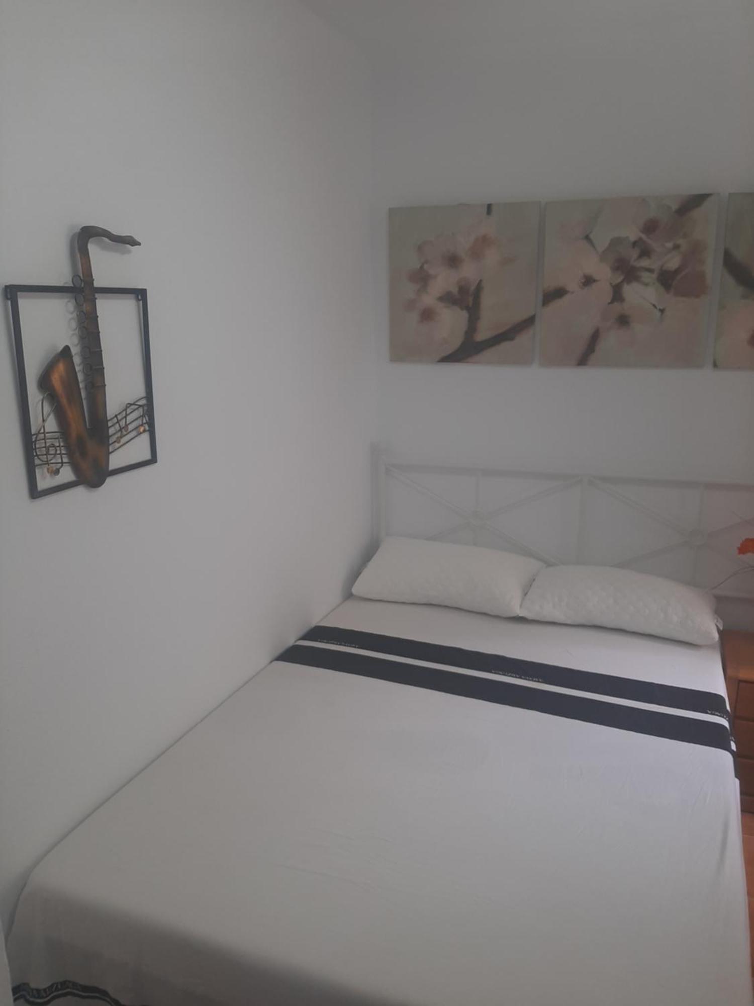 Alquiler Habitacion- Descanso Sabadell - Bano Compartido Esterno foto